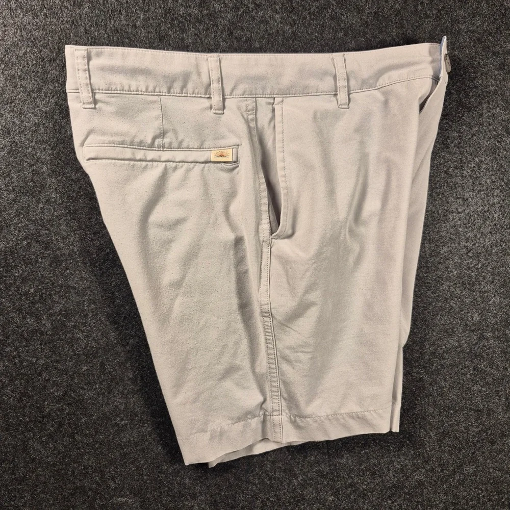 Faherty All Day Shorts Mens 28 Light Gray Hybrid Coastal Casual Quick Dri 7 in